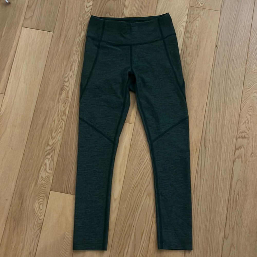 [NWOT] Outdoor Voices 3/4 Warmup Legging XS - Evergreen